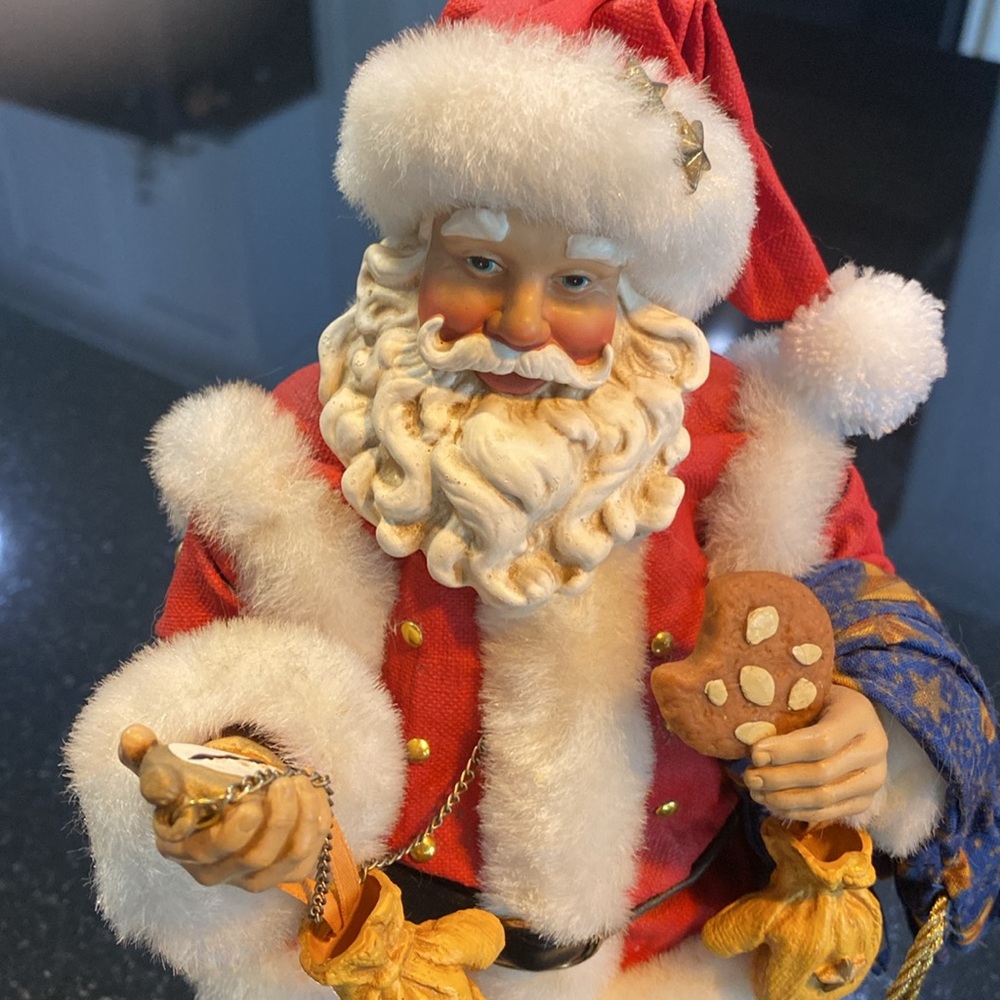Vintage 1999 Possible Dreams Cothique Detailed Santa with Goodies